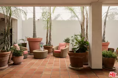 10639 Woodbridge St #107, Toluca Lake, CA 91602 - Photo 17
