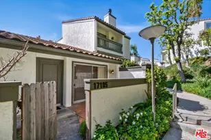 17105 Palisades Cir, Pacific Palisades, CA 90272 - Photo 19