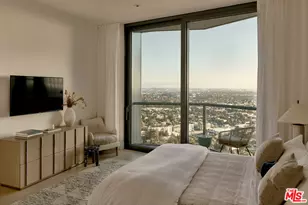 211 W Elm Ct, Los Angeles, CA 90067 - Photo 11