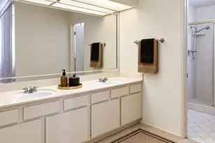 15149 Magnolia Blvd, Los Angeles, CA 91403 - Photo 11