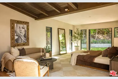 18001 Boris Dr, Encino, CA 91316 - Photo 17