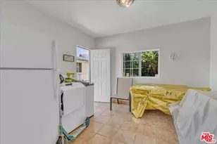 18352 Bessemer St, Tarzana, CA 91335 - Photo 33