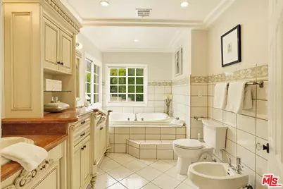 1617 N Orange Grove Ave, Los Angeles, CA 90046 - Photo 23