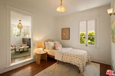 2030 N Hobart Blvd, Los Angeles, CA 90027 - Photo 33