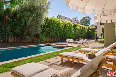 2030 N Hobart Blvd, Los Angeles, CA 90027 - Photo 45