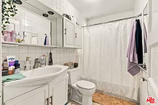 2428 N Beachwood Dr, Los Angeles, CA 90068 - Photo 23