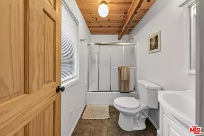 691 Santa Barbara Ave, Sugarloaf, CA 92386 - Photo 33
