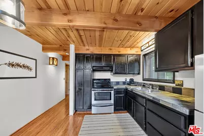 691 Santa Barbara Ave, Sugarloaf, CA 92386 - Photo 13