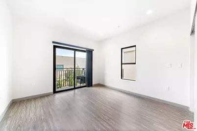 18723 Redwing St, Tarzana, CA 91356 - Photo 25