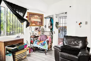 644 N Serrano Ave, Los Angeles, CA 90004 - Photo 17