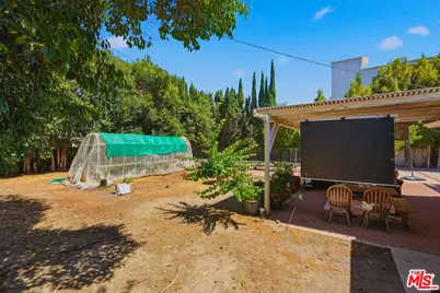 15719 Vose St, Los Angeles, CA 91406 - Photo 17
