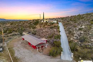 7913 Joshua Ln, Yucca Valley, CA 92284 - Photo 3