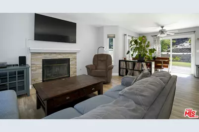 28602 Heather Ln, Castaic, CA 91384 - Photo 9