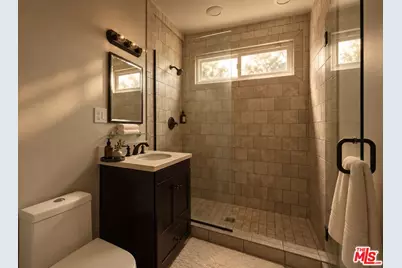 8215 Clinton St, Los Angeles, CA 90048 - Photo 11