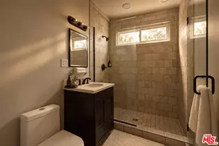 8215 Clinton St, Los Angeles, CA 90048 - Photo 11