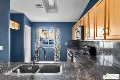 12845 Tourmaline Cir, White Water, CA 92282 - Photo 17
