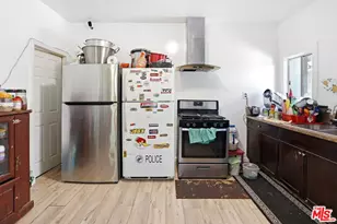 208 W 49th St, Los Angeles, CA 90037 - Photo 23