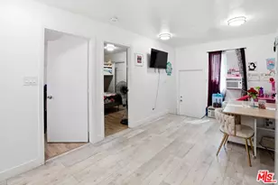 208 W 49th St, Los Angeles, CA 90037 - Photo 17