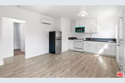 208 W 49th St, Los Angeles, CA 90037 - Photo 5