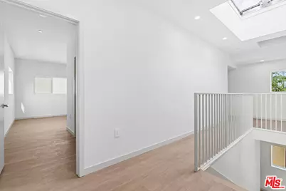 2523 S Orange Dr, Los Angeles, CA 90016 - Photo 17
