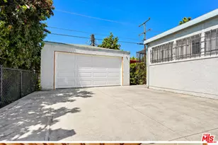 10513 Cimarron St, Los Angeles, CA 90047 - Photo 11