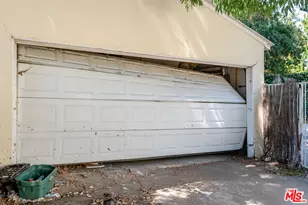 16431 Hamlin St, Lake Balboa, CA 91406 - Photo 23