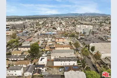 8637 Orchard Ave, Los Angeles, CA 90044 - Photo 61
