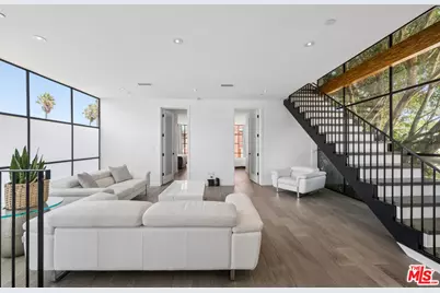 1317 Cabrillo Ave, Los Angeles, CA 90291 - Photo 9