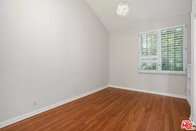 10630 Eastborne Ave #306, Los Angeles, CA 90024 - Photo 23
