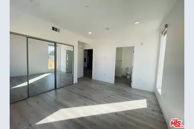14612 Calvert St #201, Van Nuys, CA 91411 - Photo 11