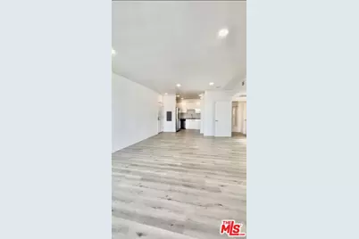 14612 Calvert St #201, Van Nuys, CA 91411 - Photo 7