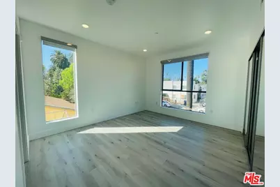 14612 Calvert St #201, Van Nuys, CA 91411 - Photo 9