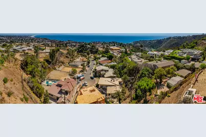 1026 Enchanted Way, Pacific Palisades, CA 90272 - Photo 7