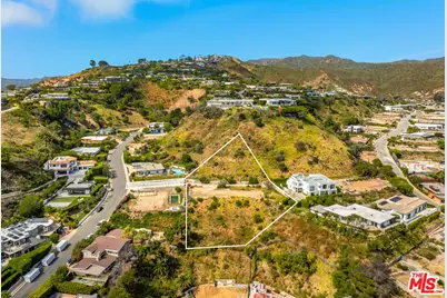 1026 Enchanted Way, Pacific Palisades, CA 90272 - Photo 3
