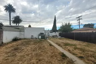 9819 S Hoover St, Los Angeles, CA 90044 - Photo 13