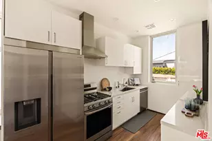 1076 Palms Blvd, Venice, CA 90291 - Photo 23