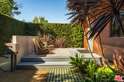 1076 Palms Blvd, Venice, CA 90291 - Photo 5