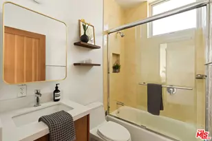 1076 Palms Blvd, Venice, CA 90291 - Photo 25