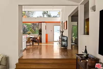 1076 Palms Blvd, Venice, CA 90291 - Photo 13