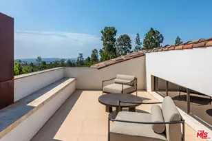 976 N Alpine Dr, Beverly Hills, CA 90210 - Photo 17