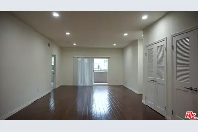 1029 S Hobart Blvd #202, Los Angeles, CA 90006 - Photo 23