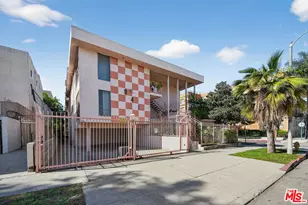 941 S Gramercy Pl, Los Angeles, CA 90019 - Photo 1