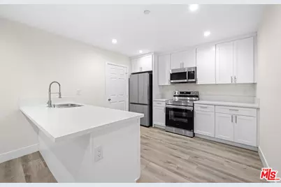 636 W 76th St, Los Angeles, CA 90044 - Photo 39