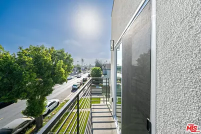 636 W 76th St, Los Angeles, CA 90044 - Photo 29