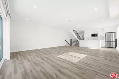 636 W 76th St, Los Angeles, CA 90044 - Photo 23