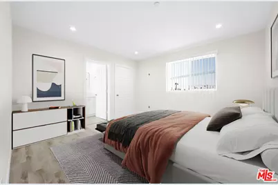 636 W 76th St, Los Angeles, CA 90044 - Photo 31