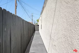 636 W 76th St, Los Angeles, CA 90044 - Photo 49