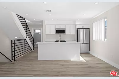 636 W 76th St, Los Angeles, CA 90044 - Photo 21