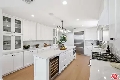 6321 Riggs Pl, Los Angeles, CA 90045 - Photo 7