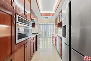 13600 Marina Pointe Dr, Marina del Rey, CA 90292 - Photo 7